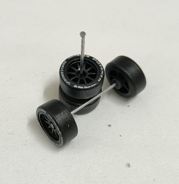 Premium Rubber Tires/Wheels for 1/64 Scale Set (M8)