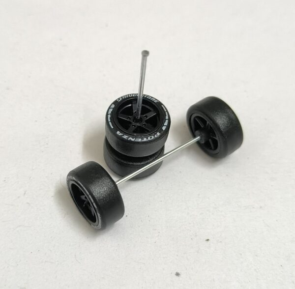 Premium Rubber Tires/Wheels for 1/64 Scale Set (M7)