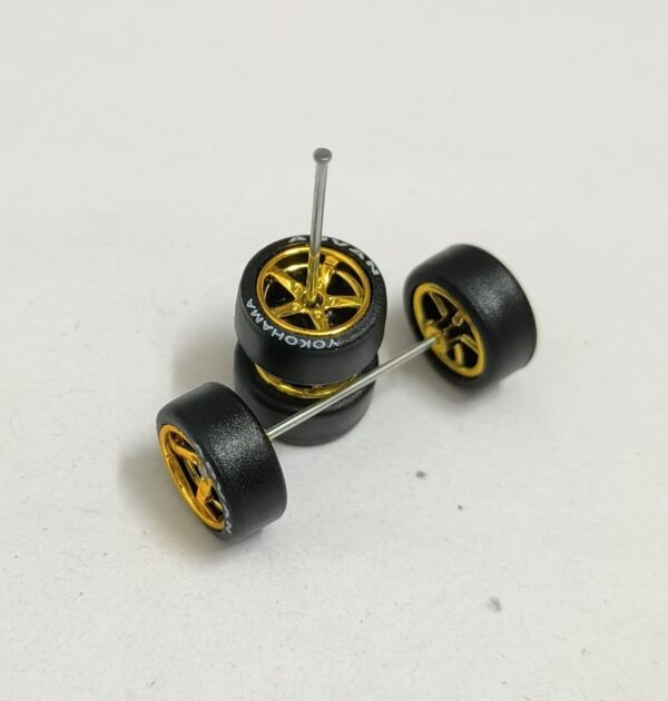 Premium Rubber Tires/Wheels for 1/64 Scale Set (M4)