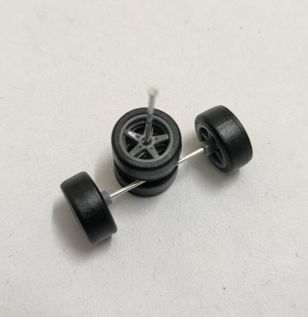 Rubber Tires/Wheels for 1/64 Scale Set Set (M31)