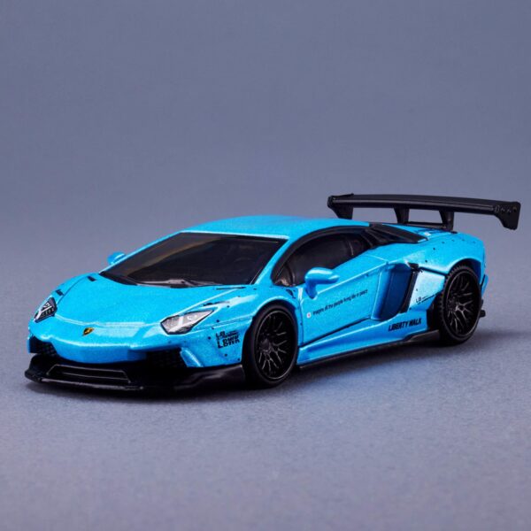 Hot Wheels Elite 64 Series LBWK Lamborghini Aventador LP 700-4 - Image 2