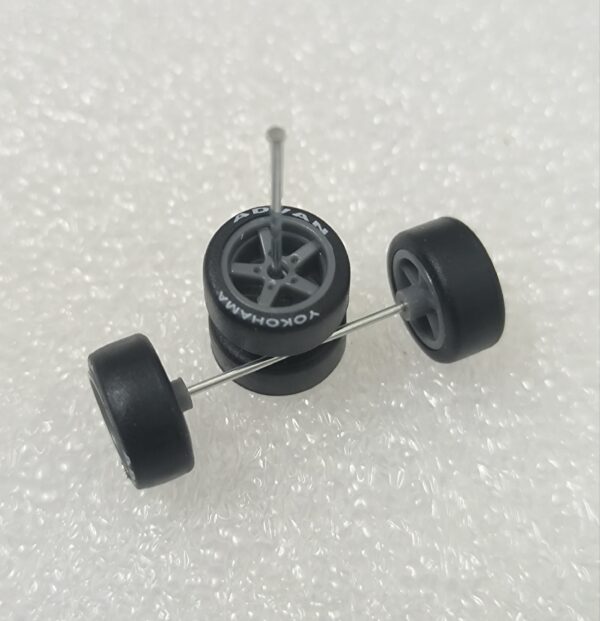 Premium Rubber Tires/Wheels for 1/64 Scale Set (M36)