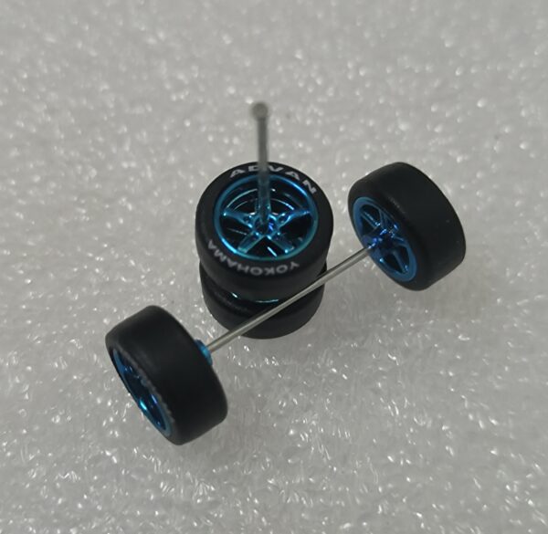 Premium Rubber Tires/Wheels for 1/64 Scale Set (M38)
