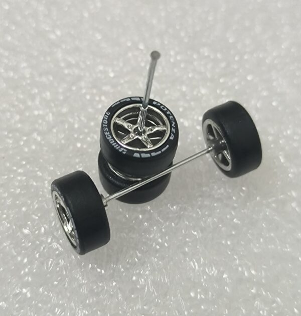 Premium Rubber Tires/Wheels for 1/64 Scale Set (M51)