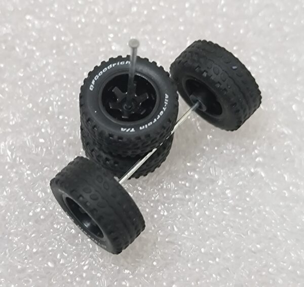 1/64 Off road Rubber wheels/tyres Set (M4)