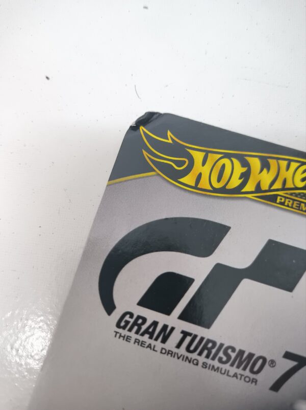 Hot wheels Premium pop culture Nissan Skyline GTR (BNR34) & Dairy Delivery (Corner Damage*) - Image 2